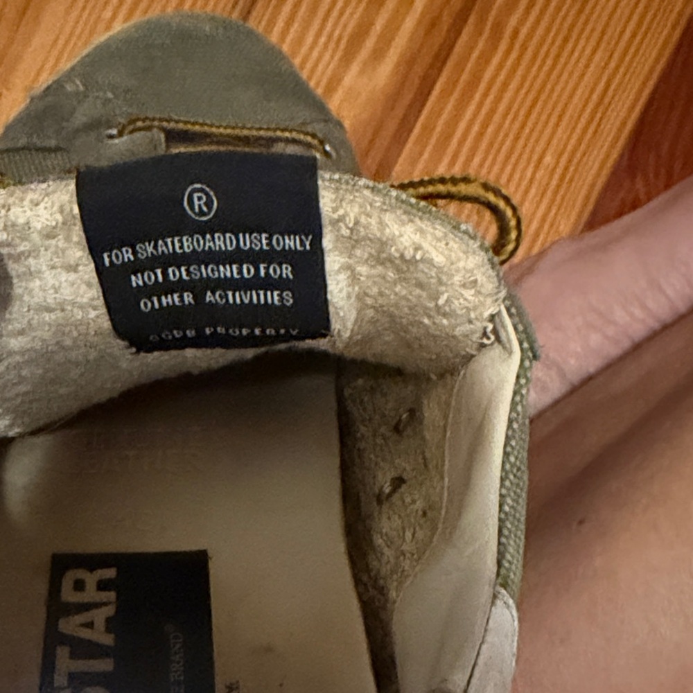 Golden Goose Olive Canvas Low-Top Sneakers with Black Star and Yellow Laces - Picture 5 of 6